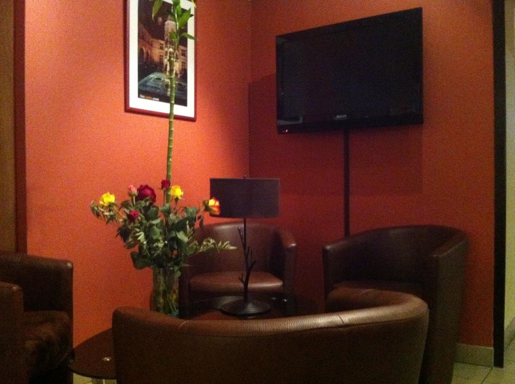 Kyriad Bourges Sud Restoran foto