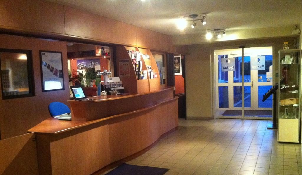 Kyriad Bourges Sud Interior foto
